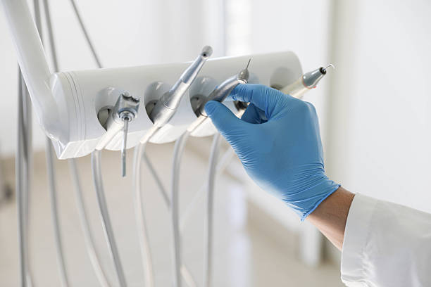 Professional Emergency Dentist technician working in Brentwood, PA